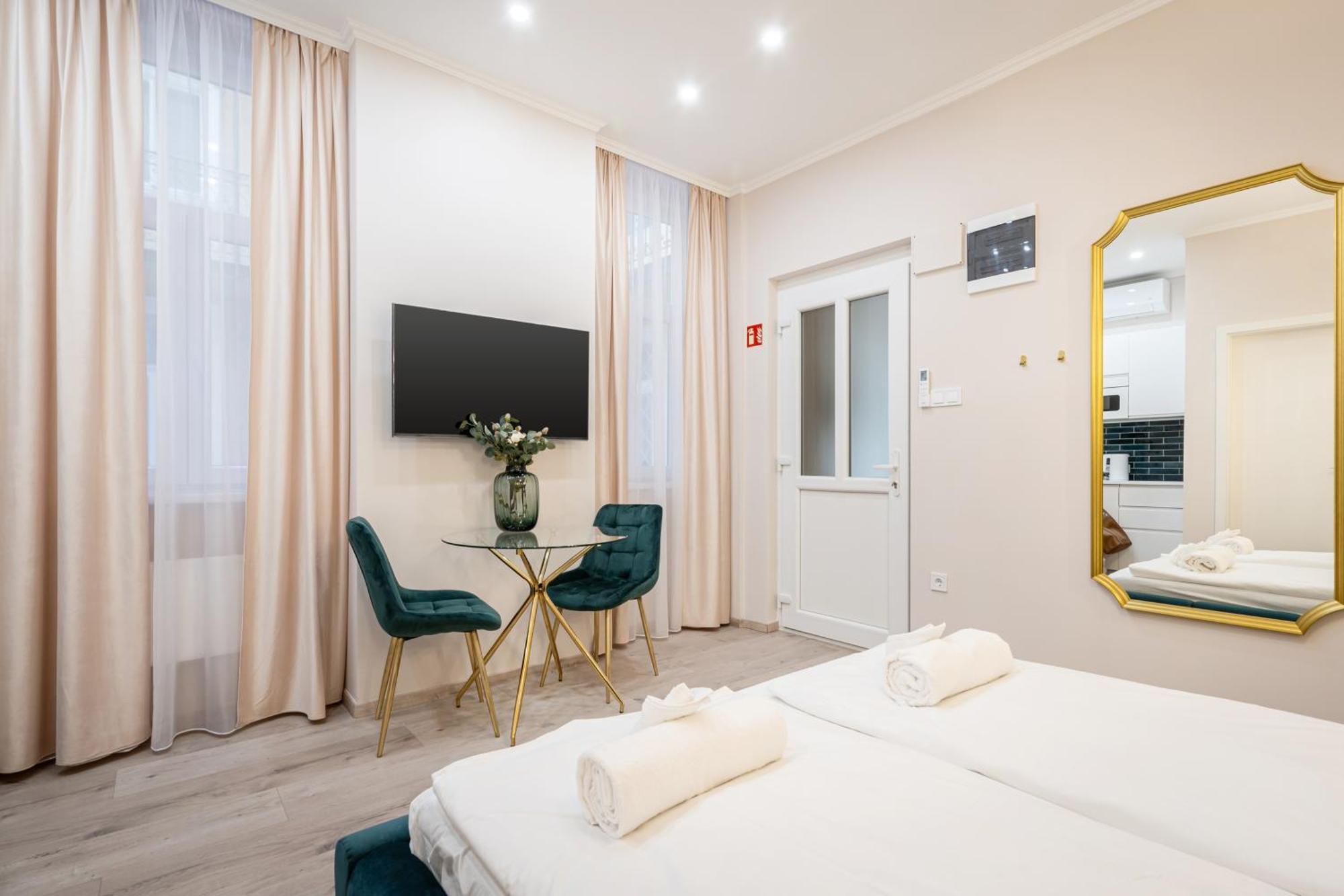 Kiraly 33 - Hidden Gem - Best Location By Bqa Budapest Exterior photo